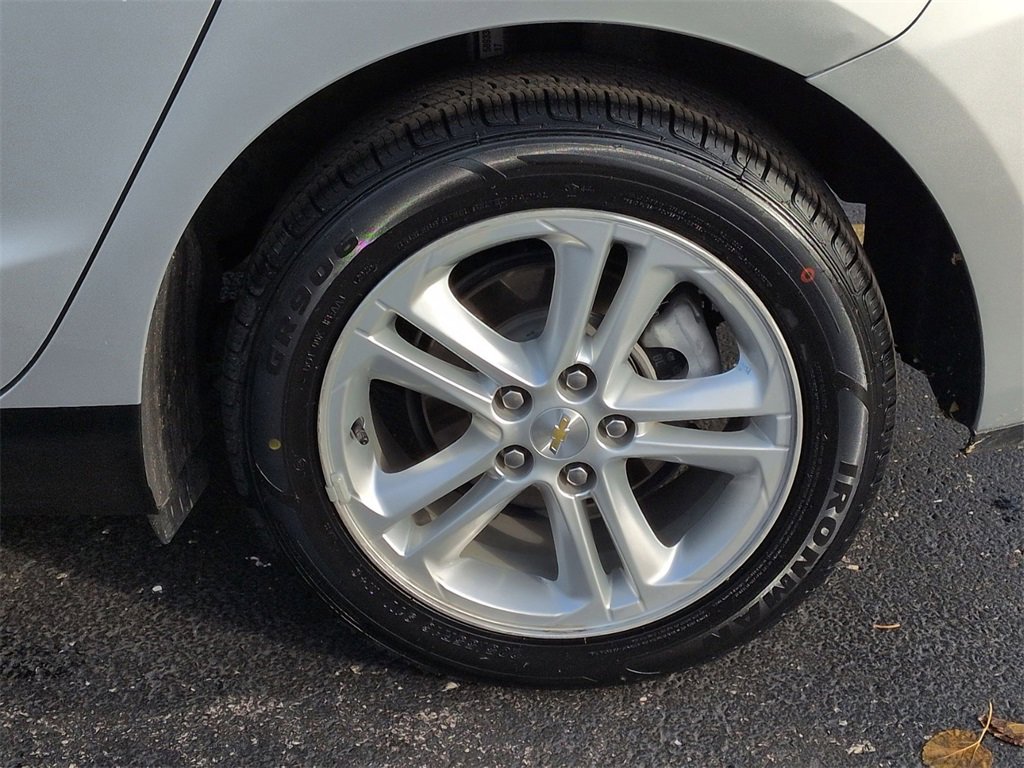 Used 2018 Chevrolet Cruze LT w/ Convenience Package image 21