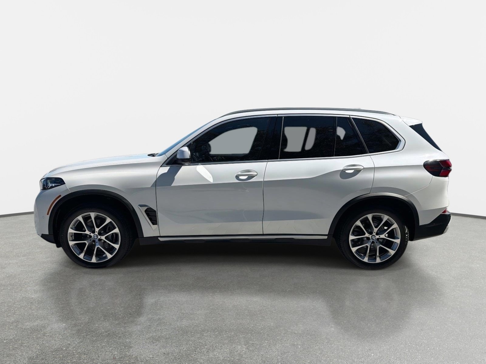 Used 2025 BMW X5 xDrive40i AWD/4WD image 6