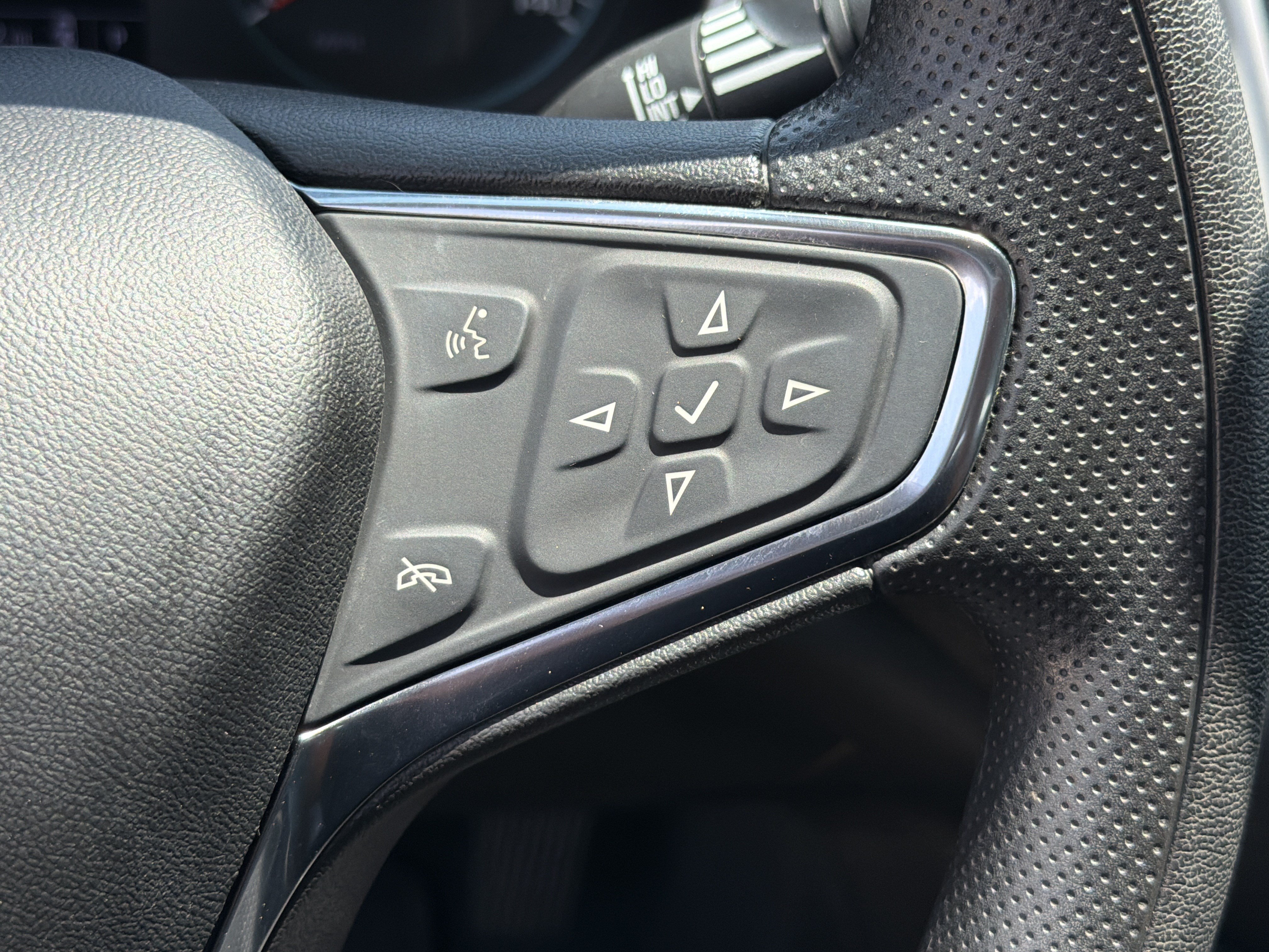 Used 2021 Chevrolet Malibu LS FWD image 20