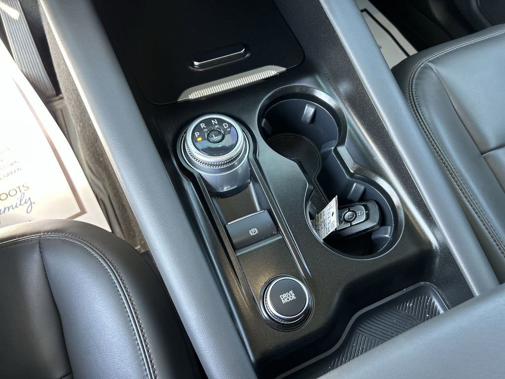 Used 2025 Ford Explorer Active w/ Active Comfort Package image 25