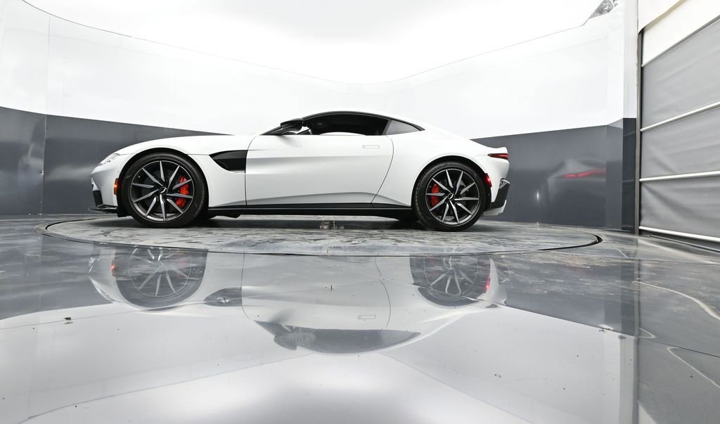 Used 2019 Aston Martin V8 Vantage Coupe image 47