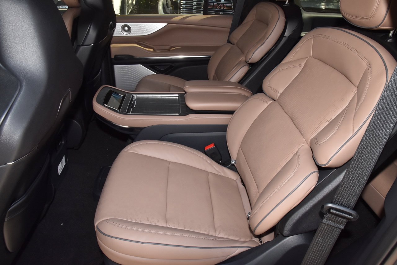 New 2027 Lincoln Navigator Black Label AWD/4WD image 14