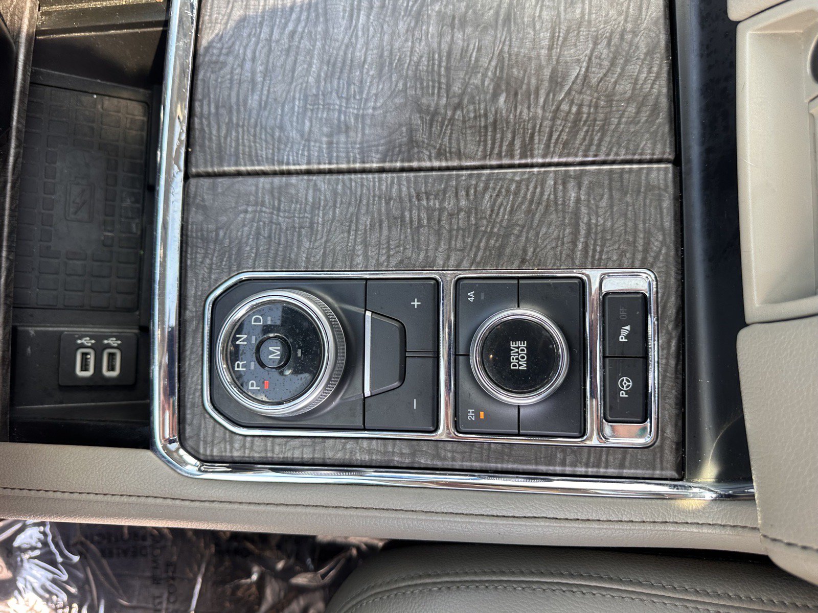 Used 2019 Ford Expedition Limited w/ Equipment Group 302A AWD/4WD image 35