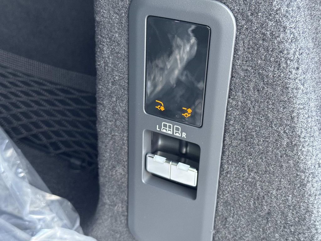 New 2026 Land Rover Range Rover Sport Dynamic SE AWD/4WD image 6