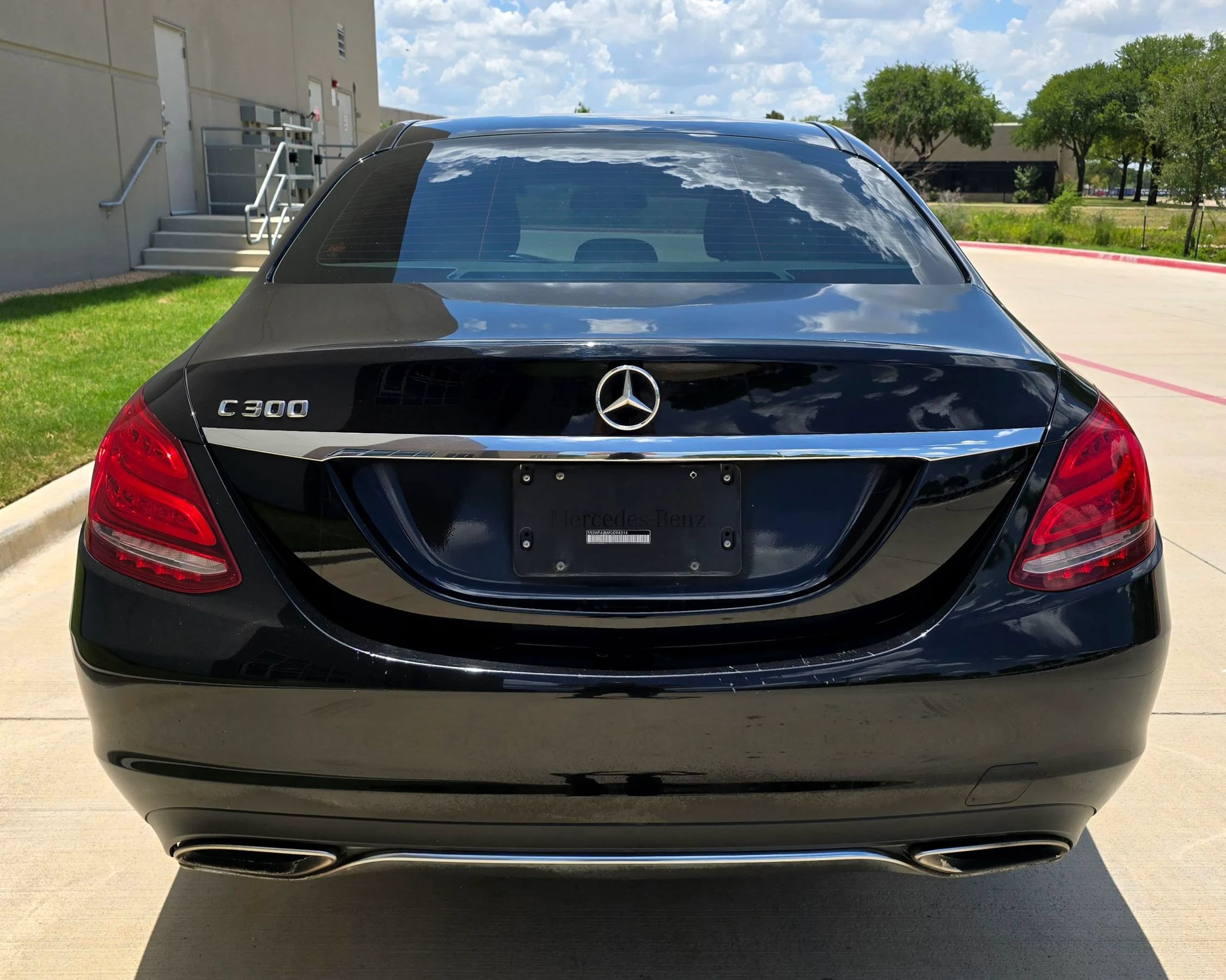 Used 2015 Mercedes-Benz C 300 Sedan image 10