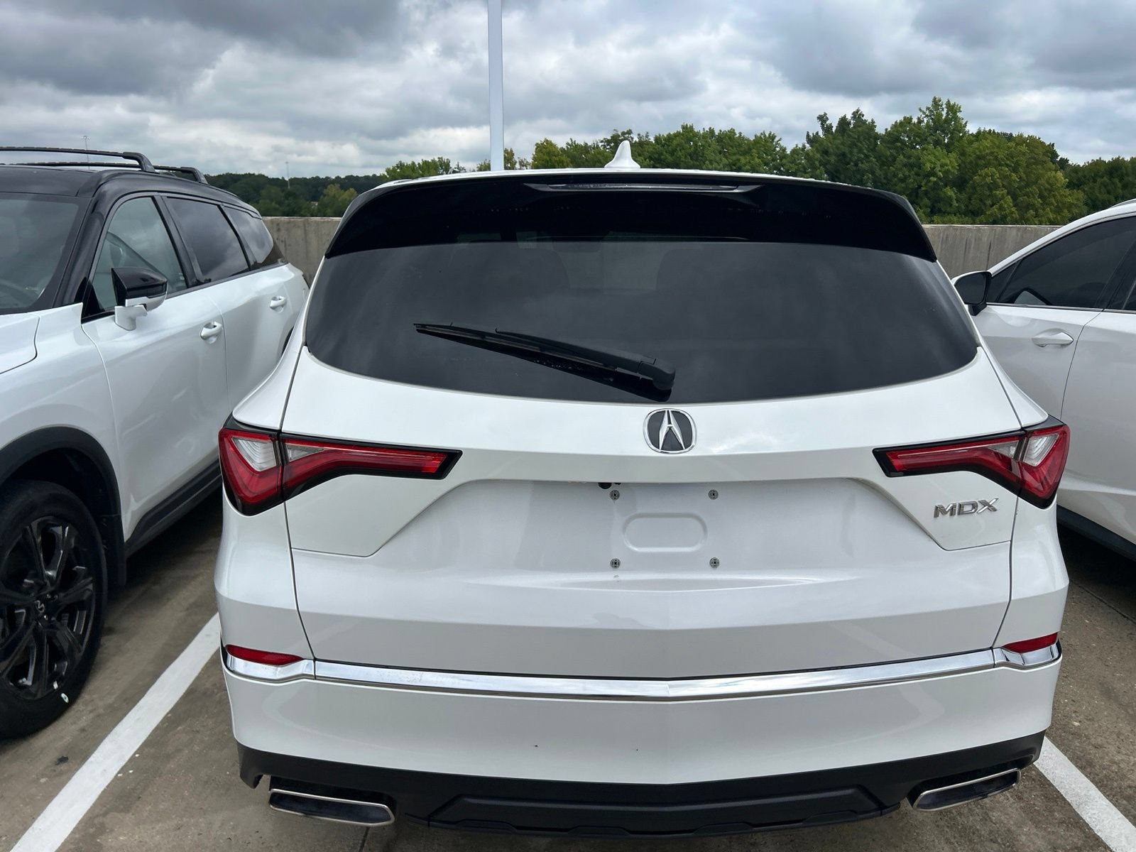 Used 2023 Acura MDX FWD image 37