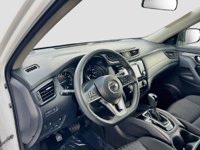 Used 2019 Nissan Rogue S w/ Special Edition Package FWD image 6