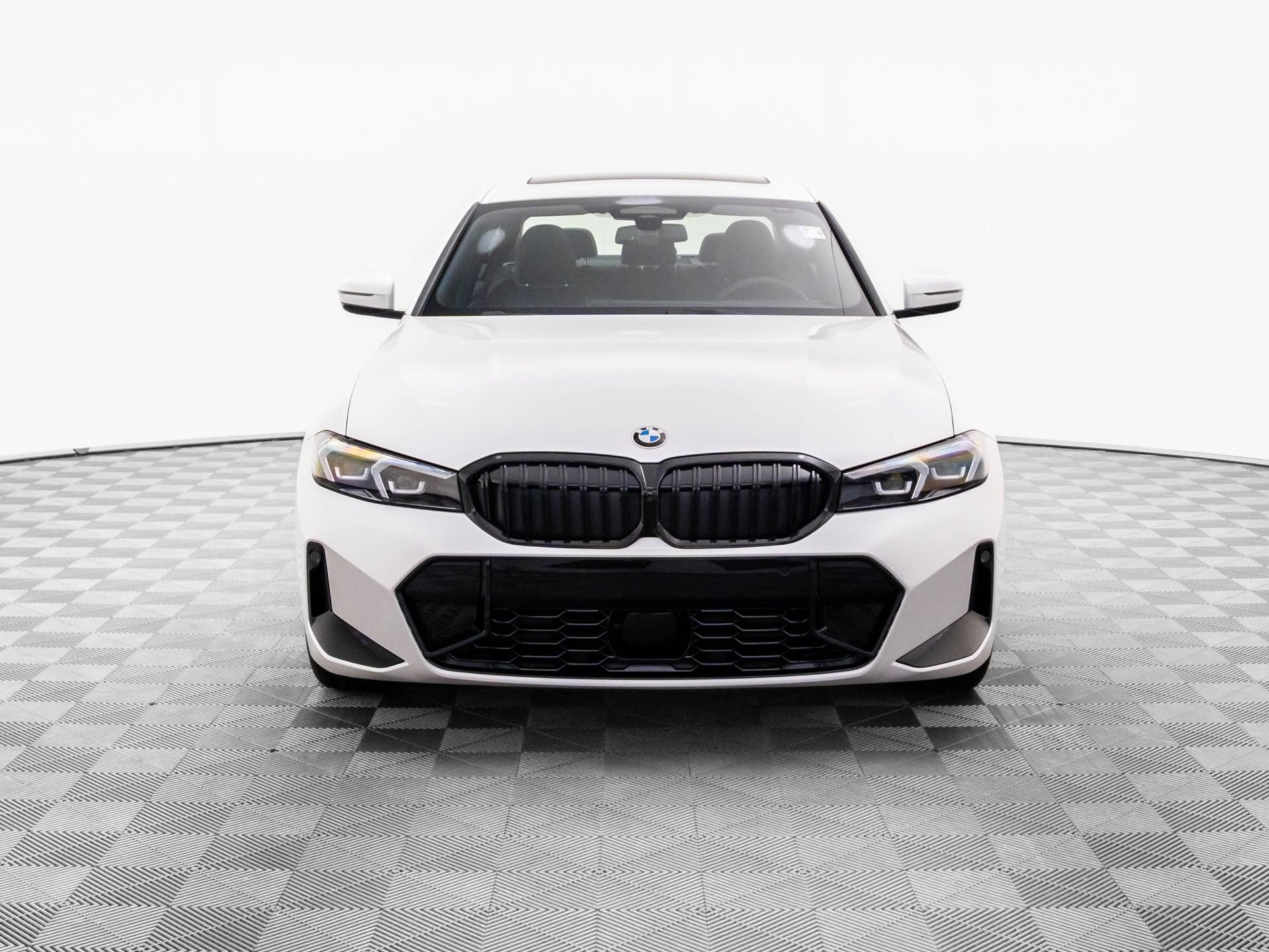 Used 2026 BMW 330i xDrive Sedan w/ M Sport Package AWD/4WD image 9