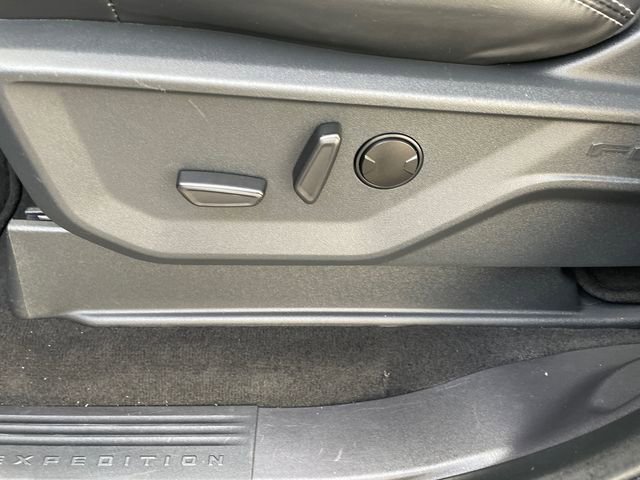 Certified 2025 Ford Expedition Max Platinum image 41
