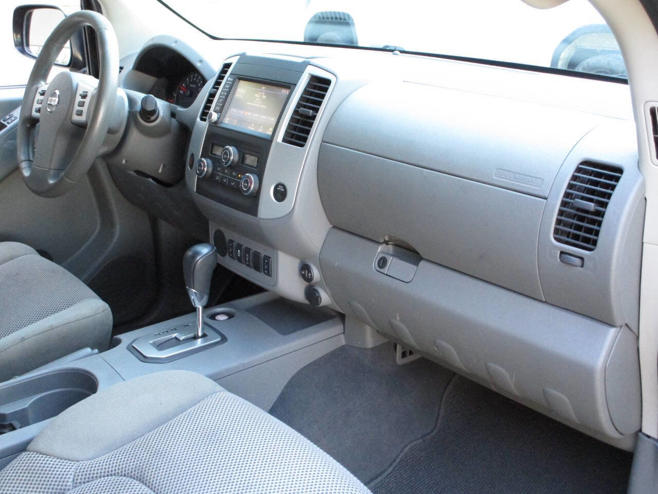 Used 2021 Nissan Frontier SV image 10