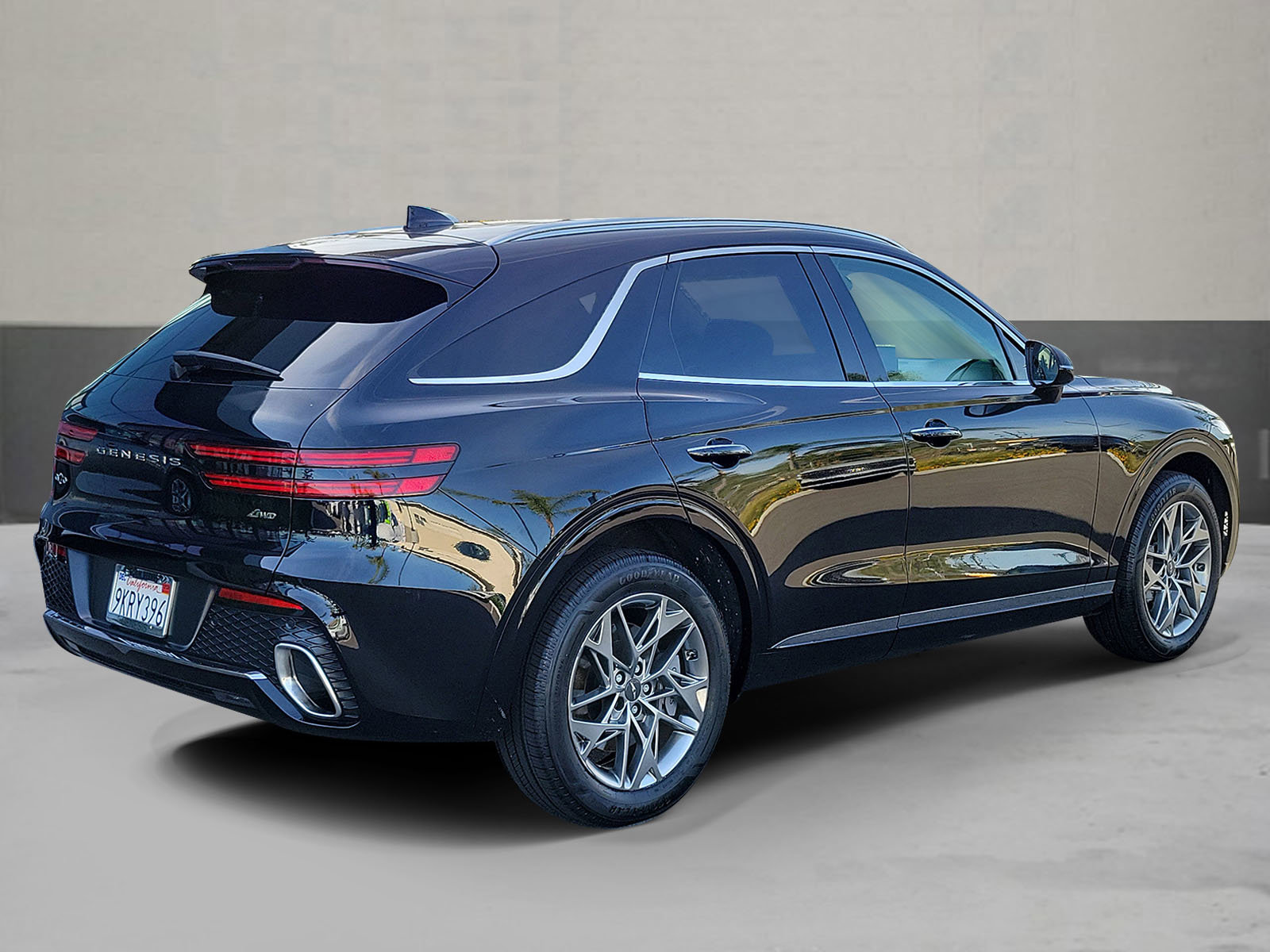 Certified 2024 Genesis GV70 2.5T AWD/4WD image 2