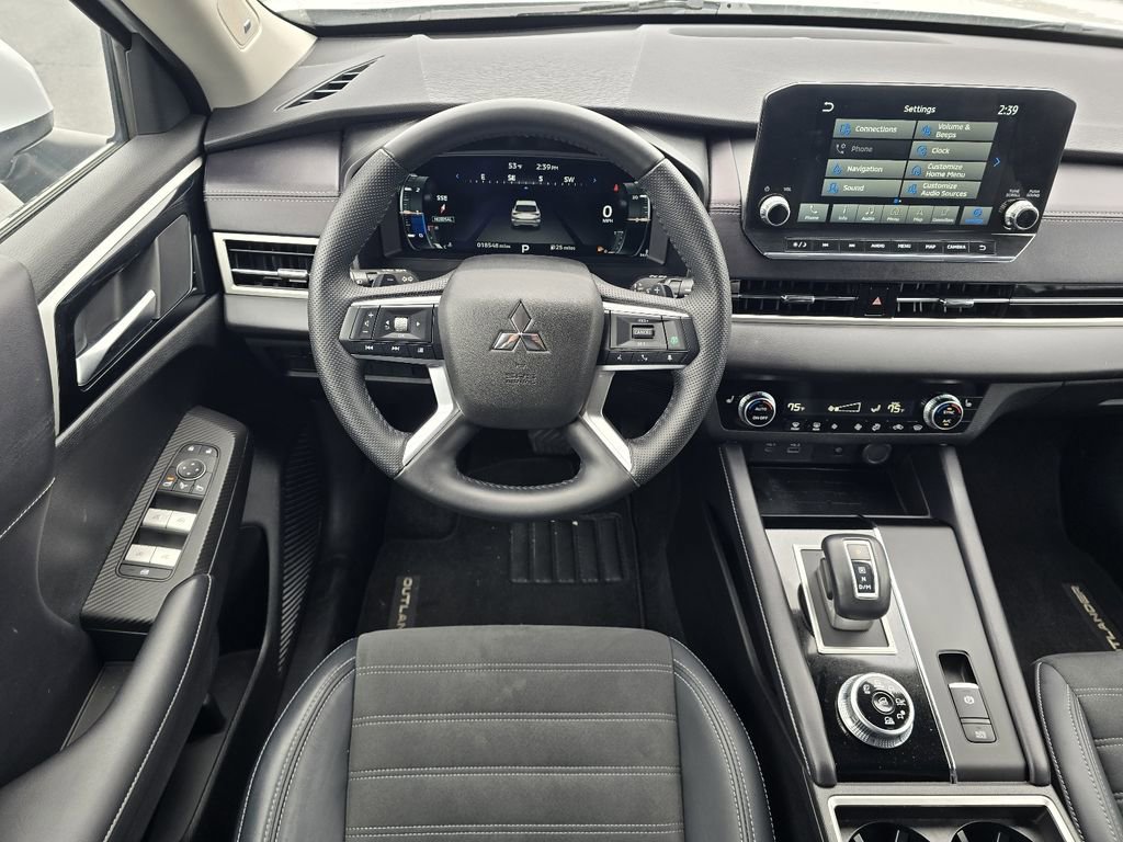 Used 2024 Mitsubishi Outlander SE image 14