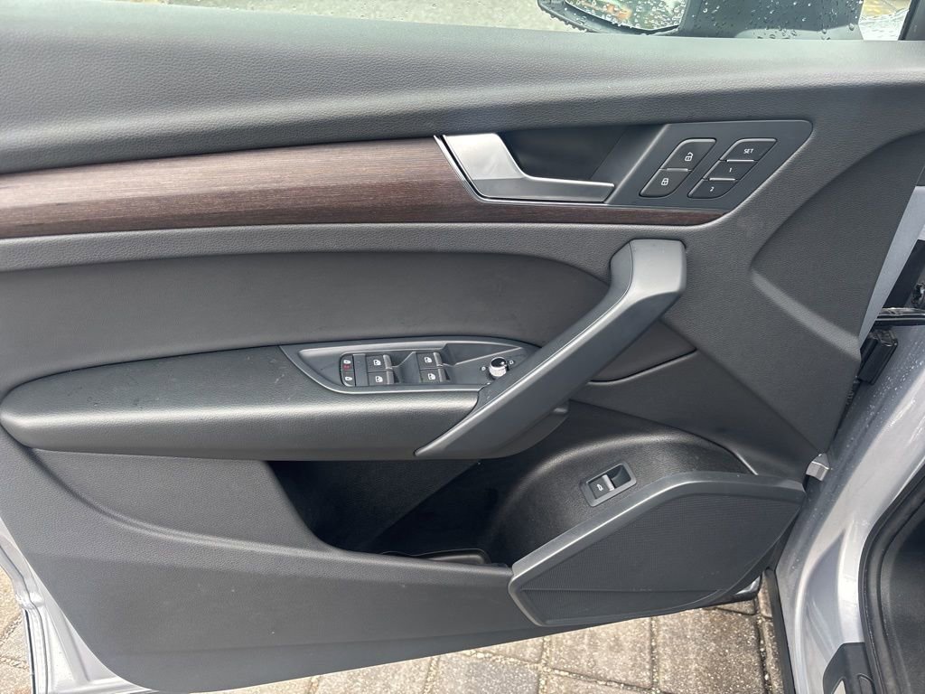 Used 2024 Audi Q5 2.0T Premium image 8