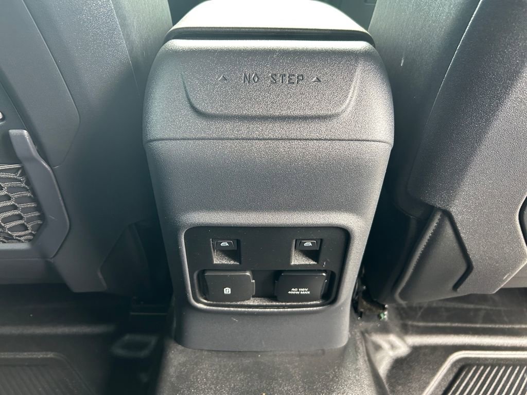 Used 2024 Ford Bronco Black Diamond image 25