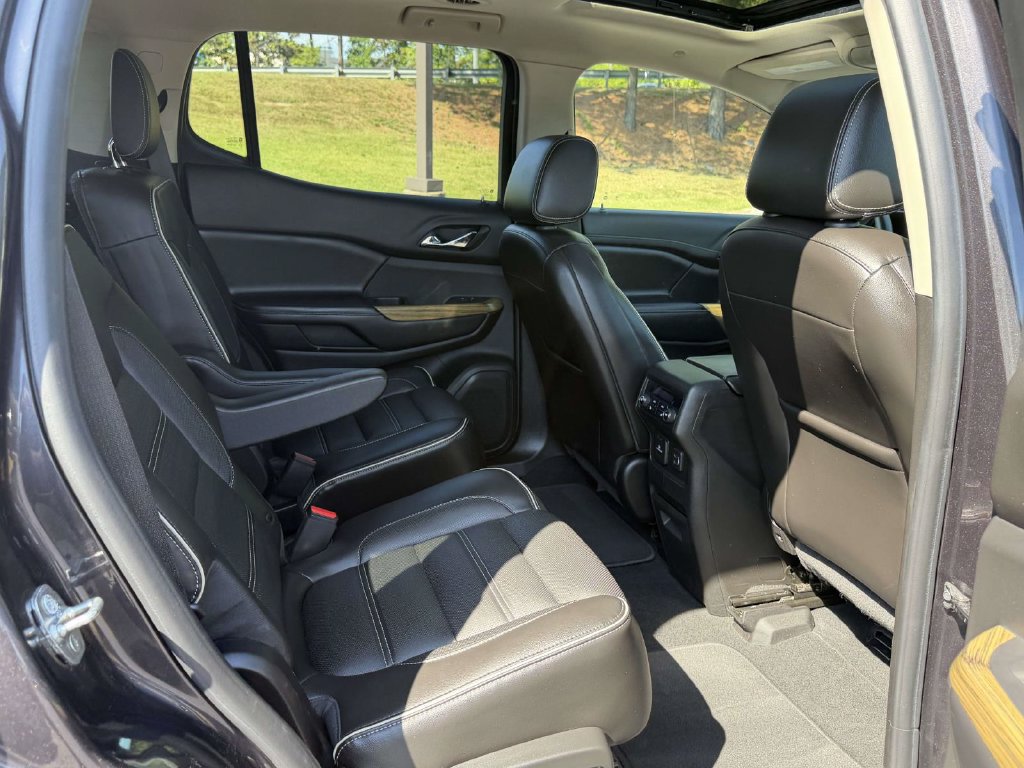 Used 2019 GMC Acadia Denali w/ Technology Package AWD/4WD image 13
