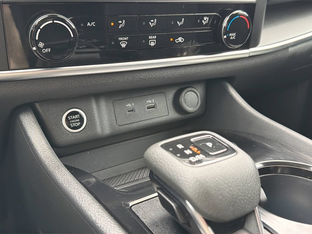 Used 2023 Nissan Rogue S AWD/4WD image 23