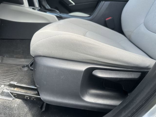 Used 2022 Toyota Corolla Cross L AWD/4WD image 16