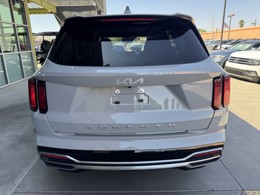 Used 2022 Kia Sorento EX w/ Panoramic Sunroof Package FWD image 13