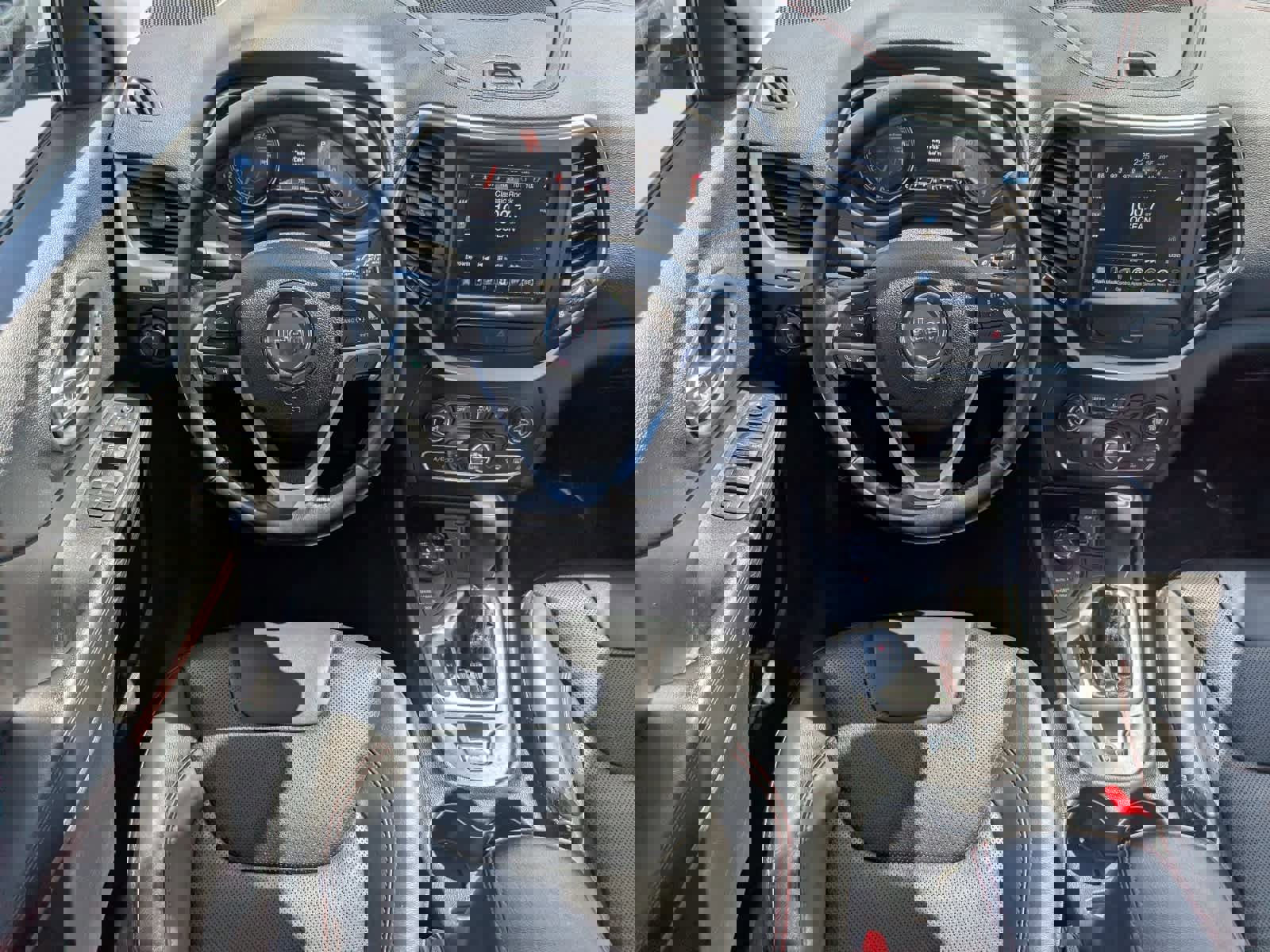 Used 2016 Jeep Cherokee Trailhawk w/ Comfort/Convenience Group image 14