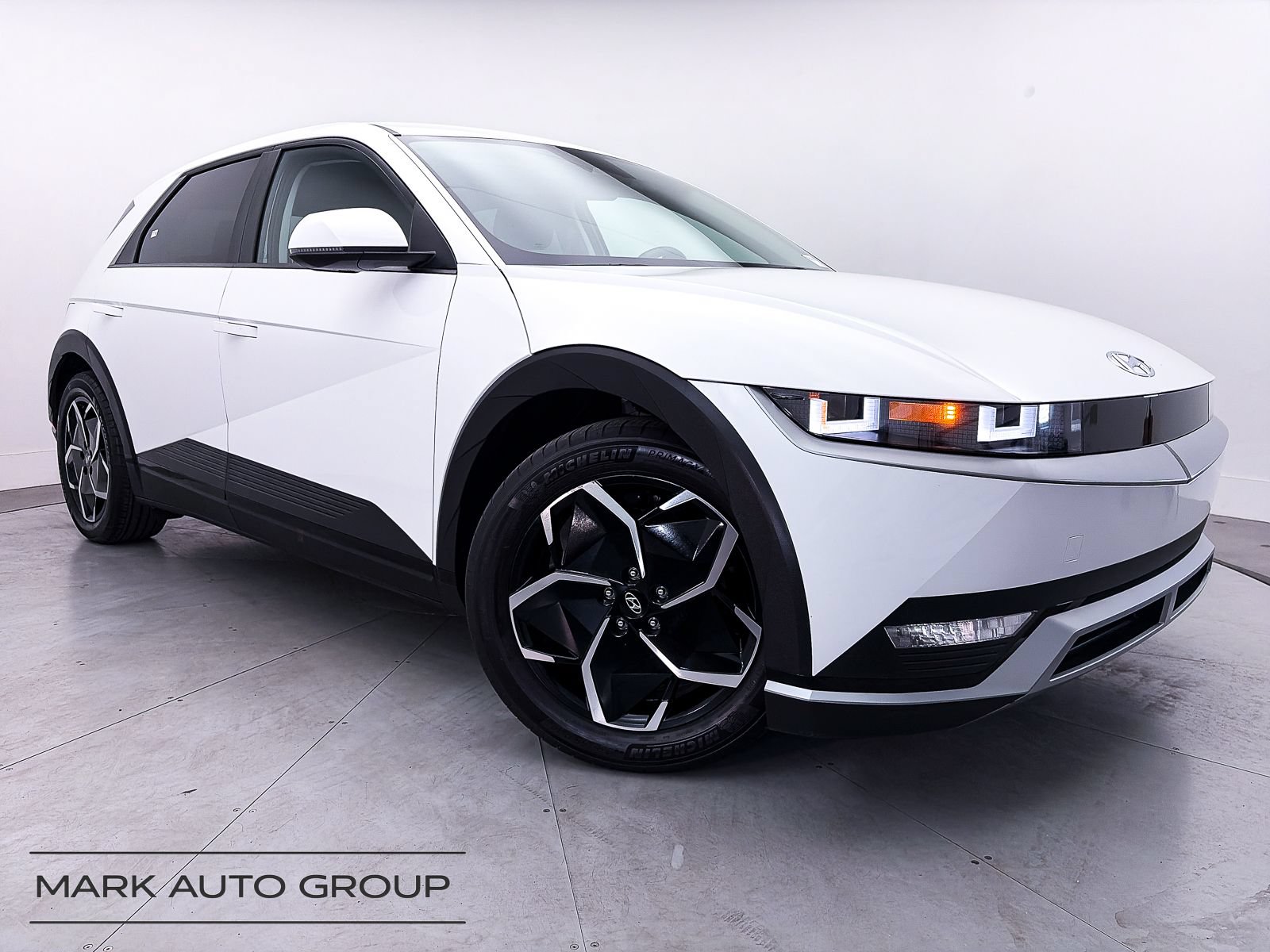 Used 2024 Hyundai Ioniq 5 SE RWD image 1