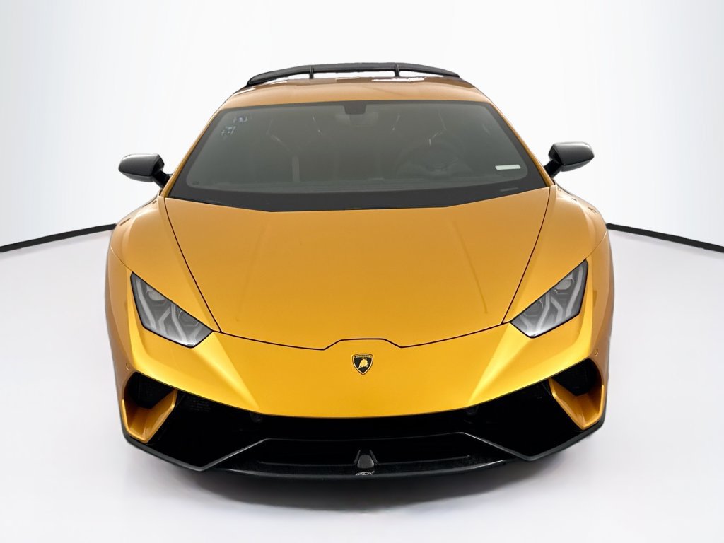 Used 2018 Lamborghini Huracan Performante AWD/4WD image 2