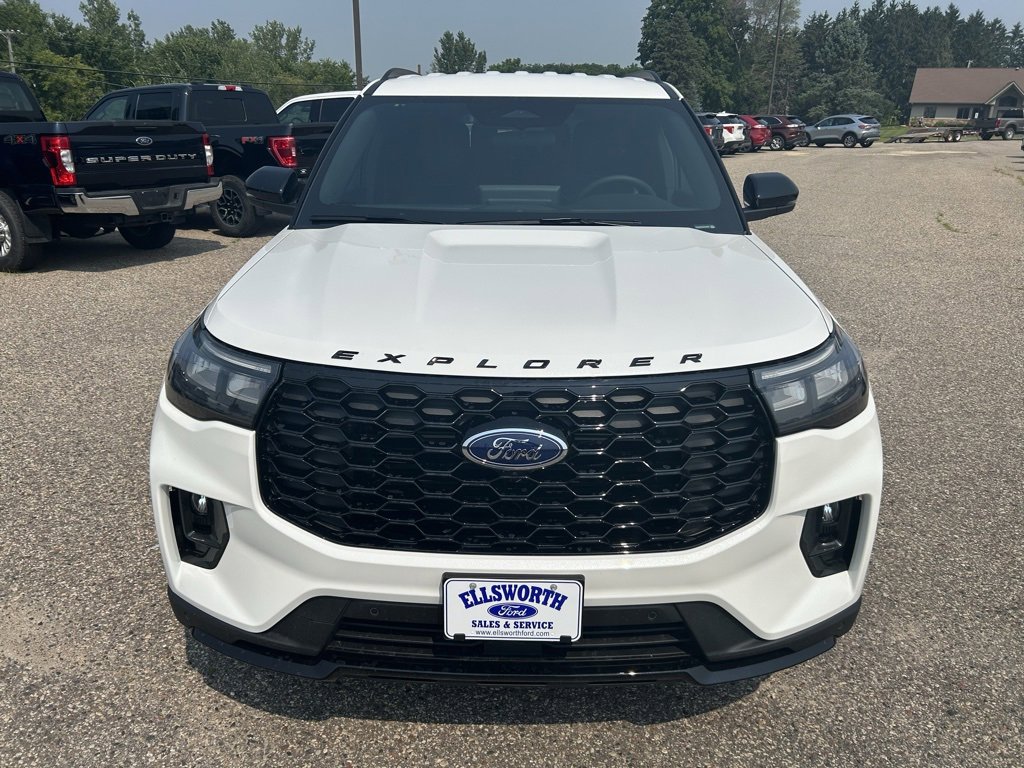 New 2025 Ford Explorer ST-Line w/ ST-Line Street Pack image 2