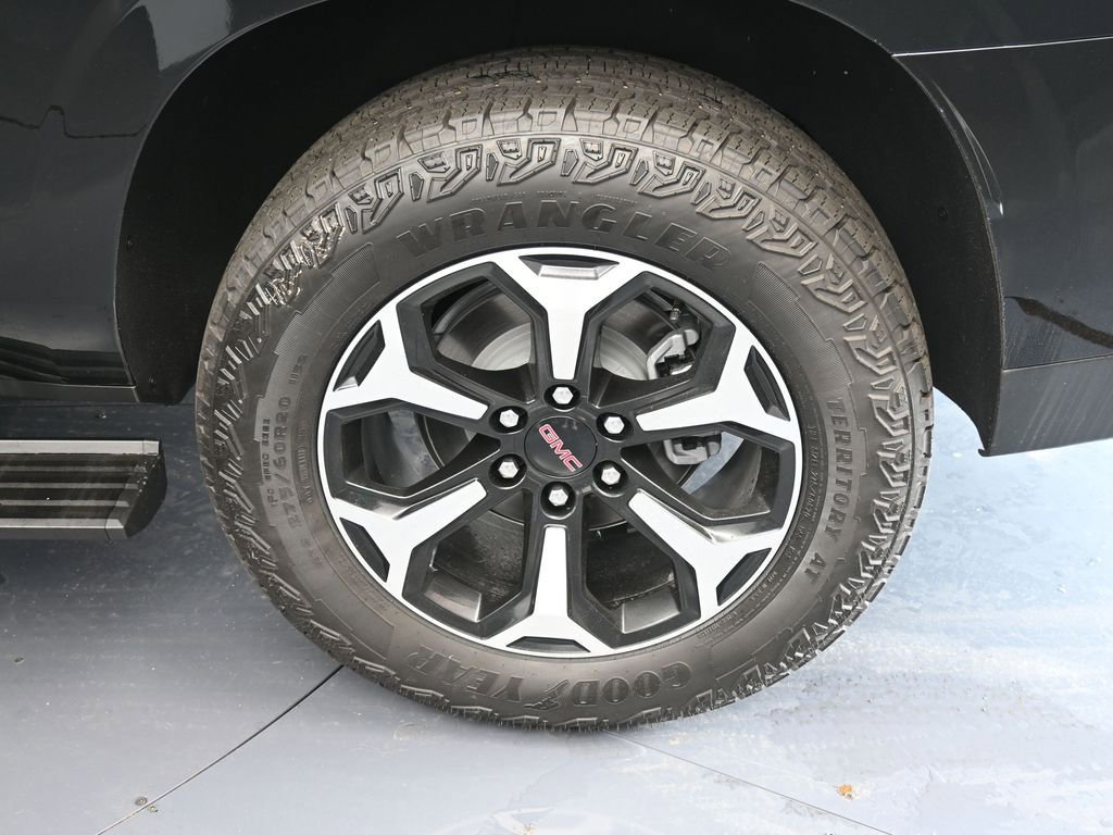 New 2025 GMC Yukon XL AT4 w/ AT4 Premium Plus Package image 12