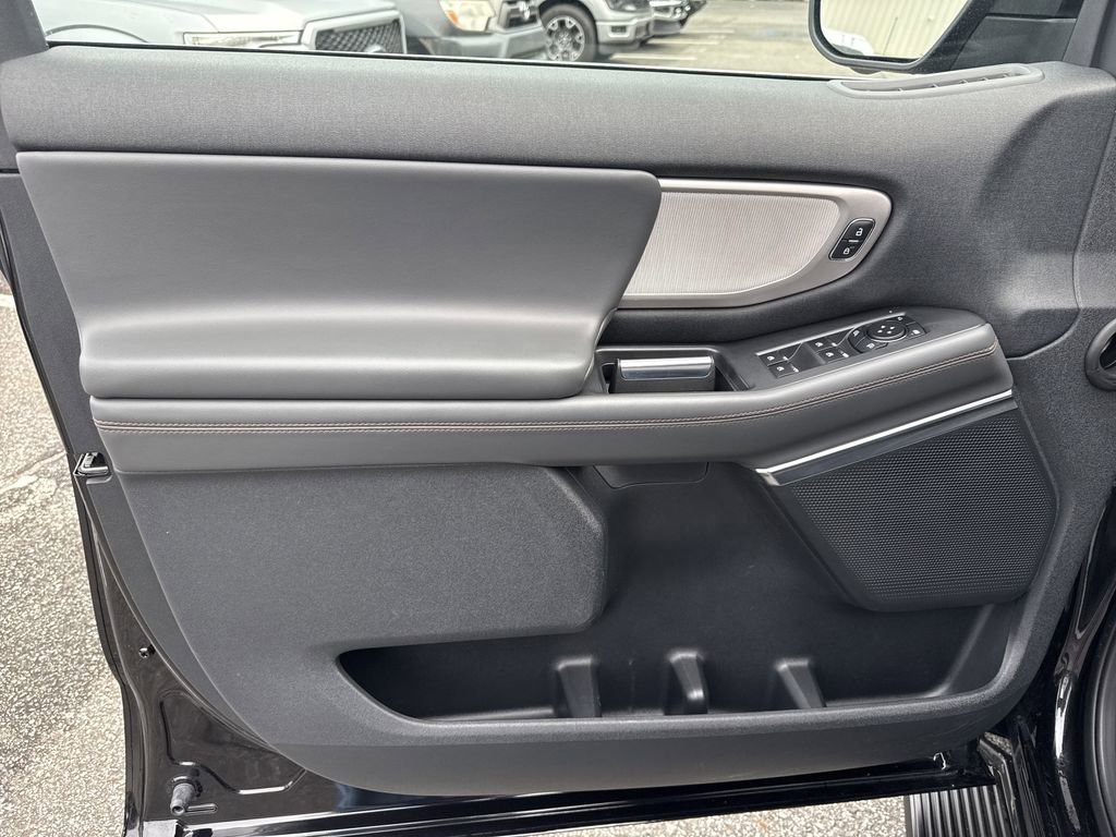 Used 2025 Ford Expedition Max Active image 10