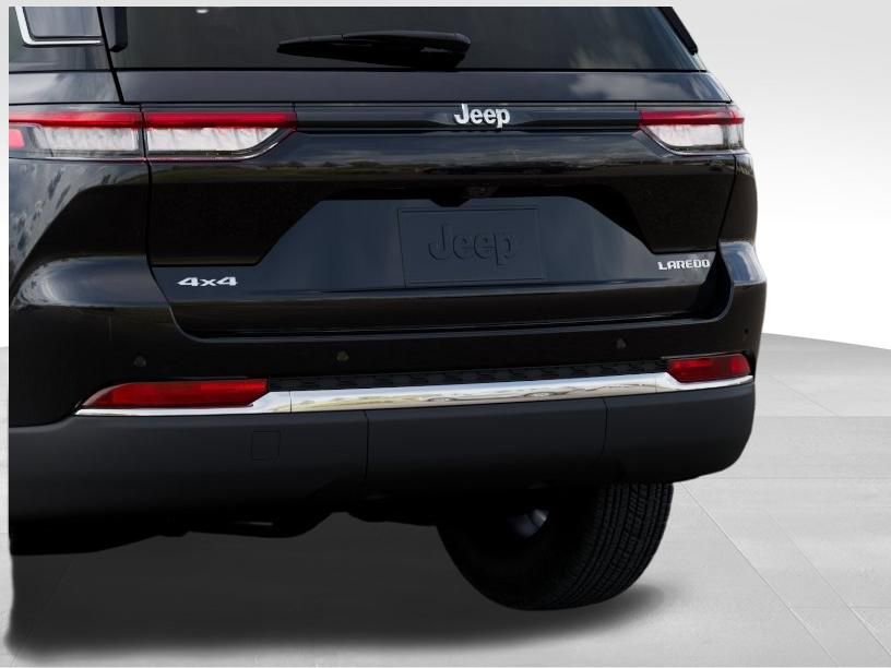 New 2026 Jeep Grand Cherokee Laredo AWD/4WD image 13