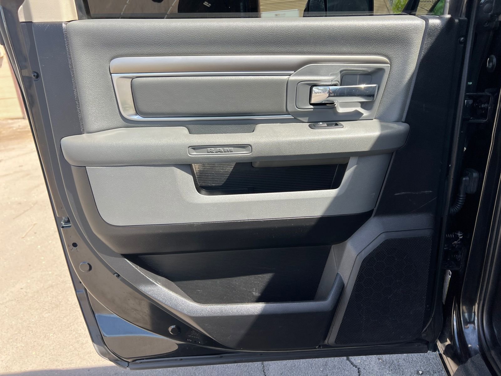 Used 2018 RAM 1500 Outdoorsman AWD/4WD image 28