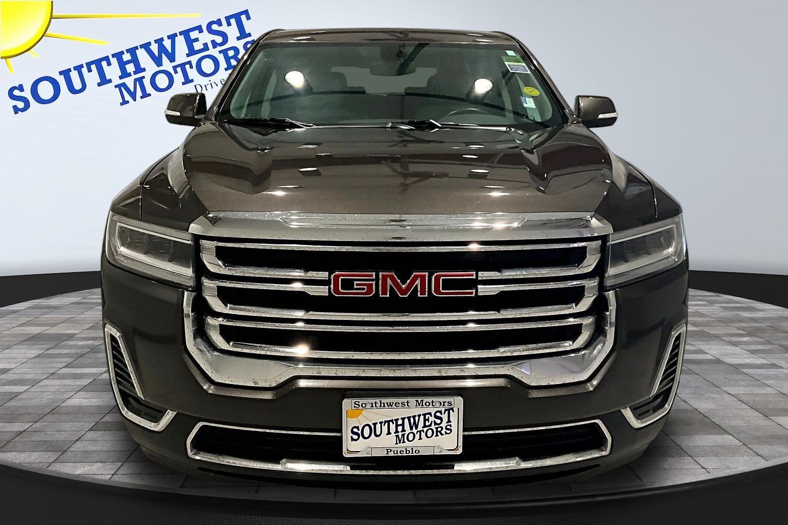Used 2020 GMC Acadia SLE AWD/4WD image 2