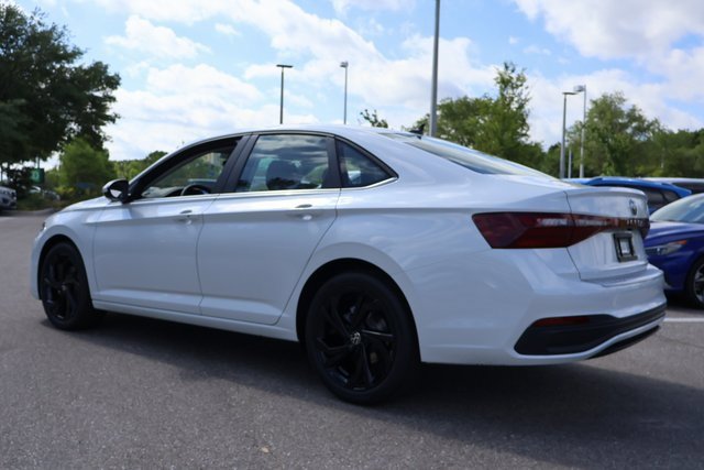 New 2025 Volkswagen Jetta SE image 5