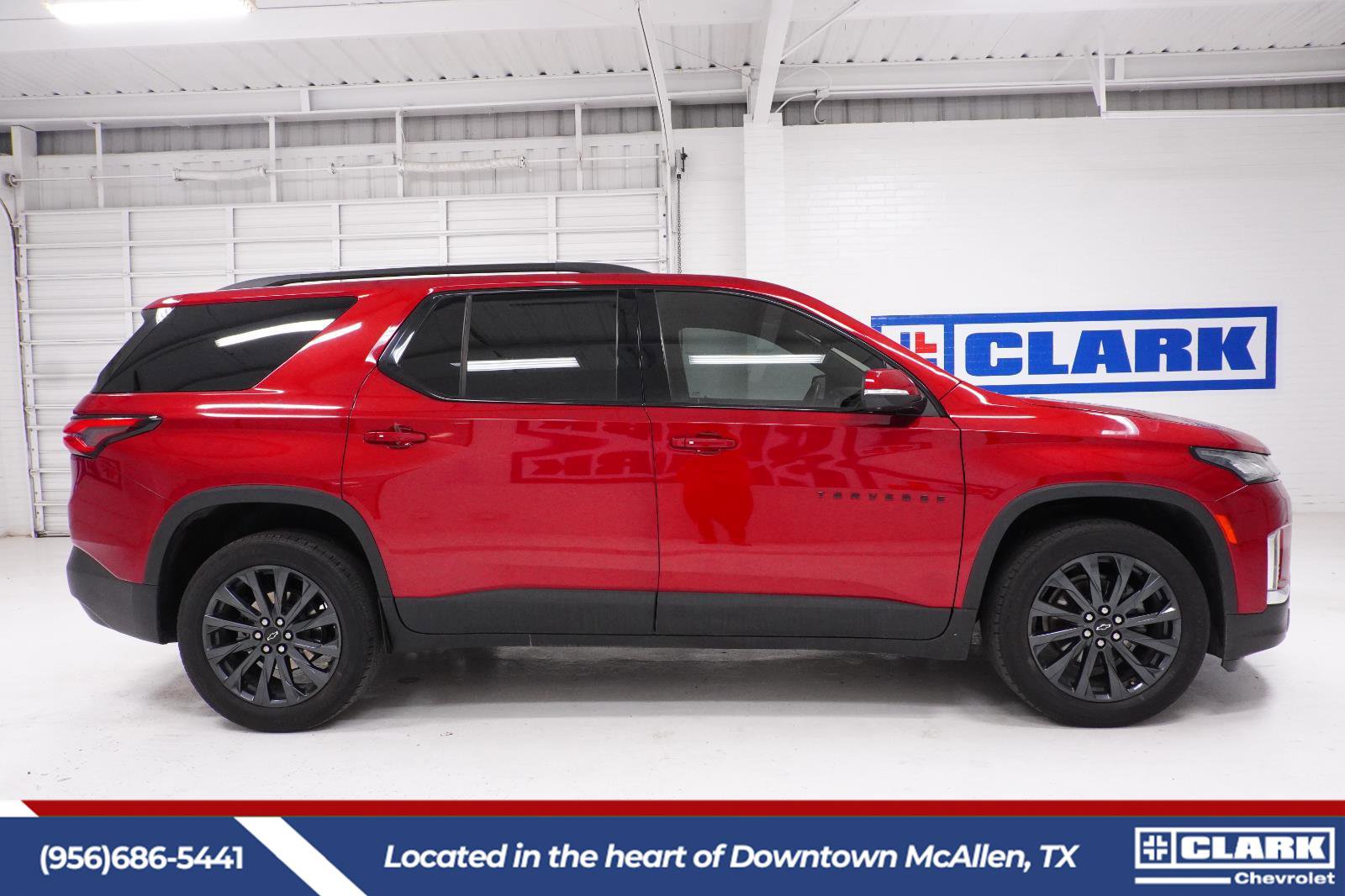 Used 2023 Chevrolet Traverse RS image 4