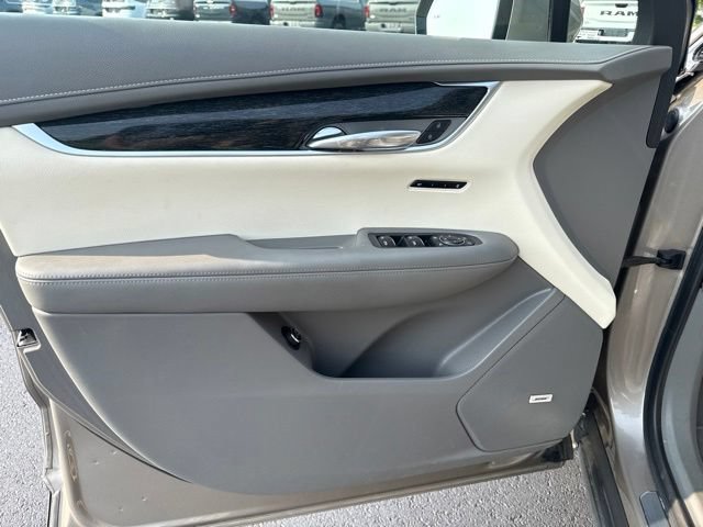 Used 2022 Cadillac XT6 Premium Luxury AWD/4WD image 11