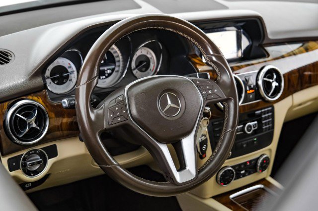 Used 2013 Mercedes-Benz GLK 350 2WD image 11