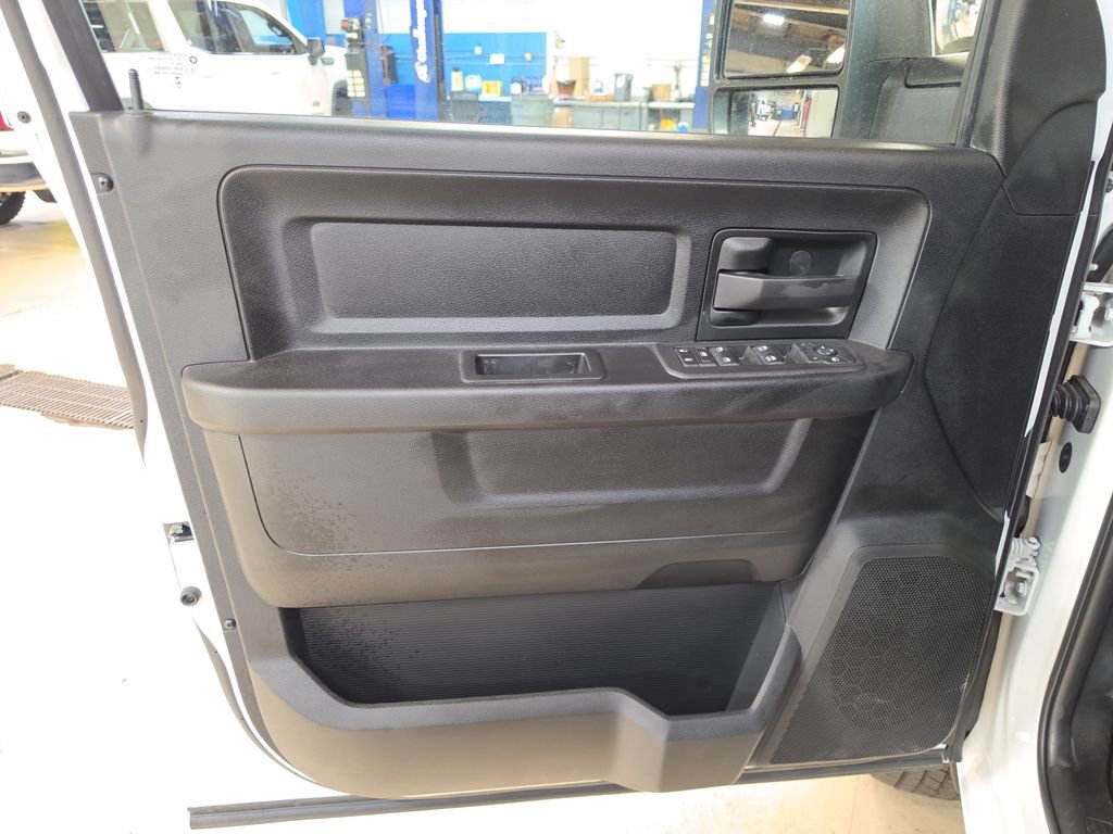 New 2026 RAM 3500 Tradesman w/ Chrome Appearance Group A AWD/4WD image 13