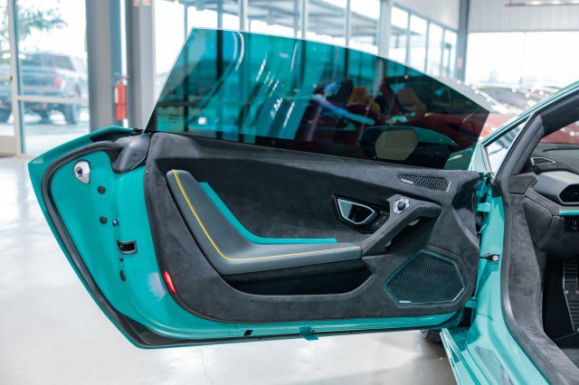 Used 2024 Lamborghini Huracan Tecnica image 17