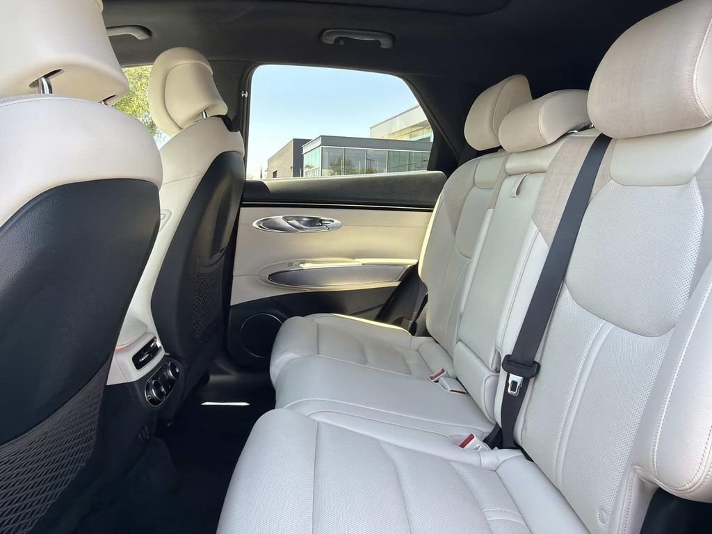 Used 2023 Genesis Electrified GV70 AWD/4WD image 14