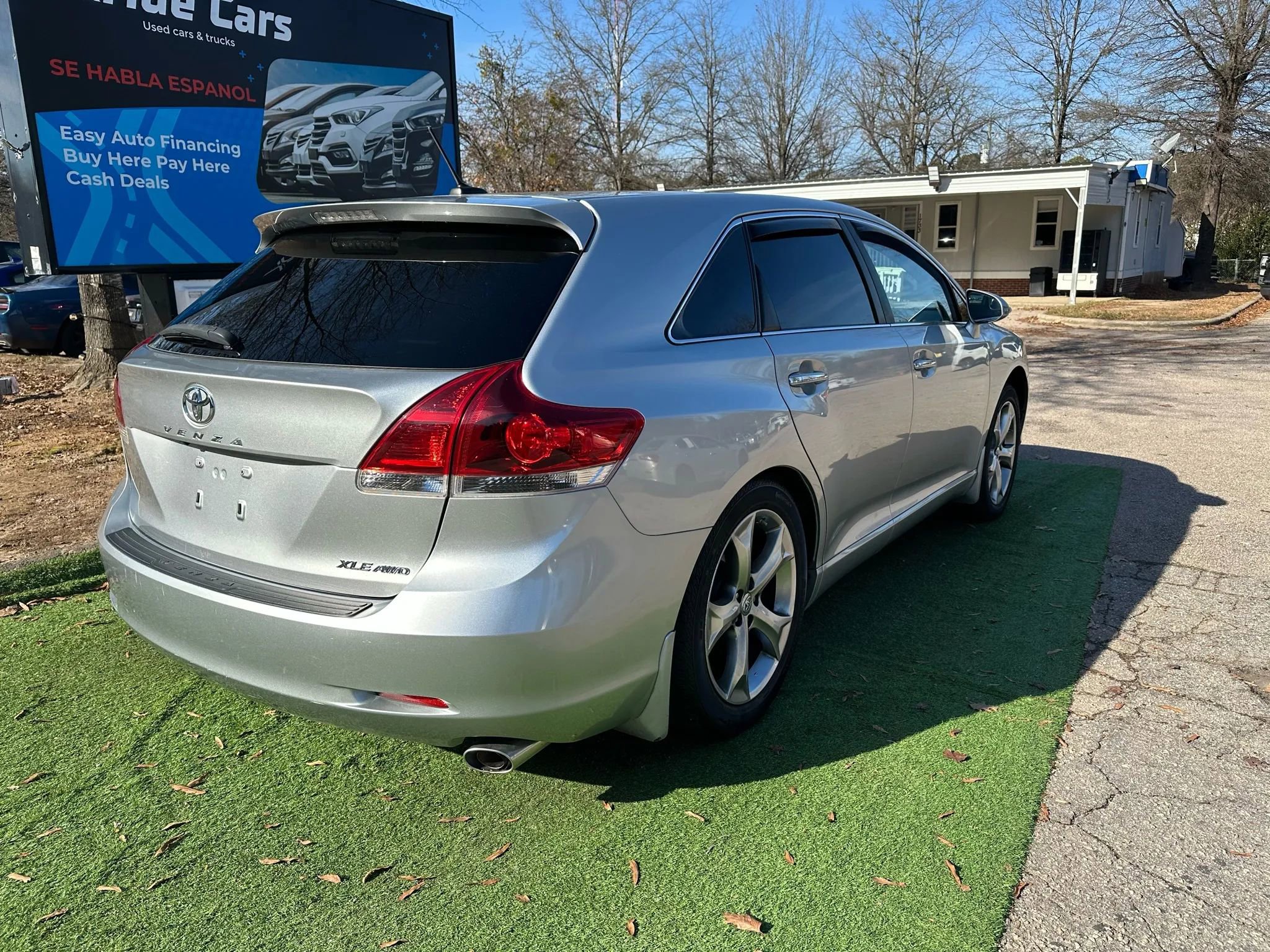 Used 2015 Toyota Venza XLE image 7