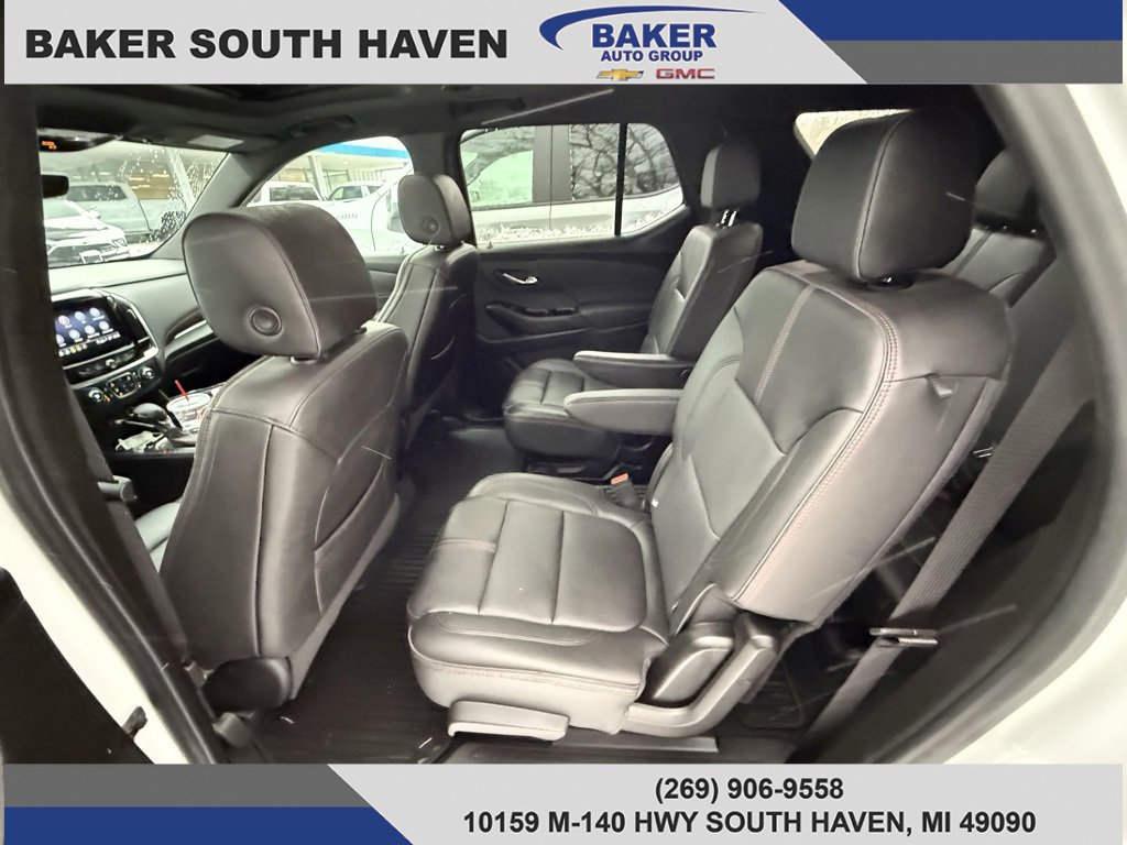 Used 2023 Chevrolet Traverse RS image 9