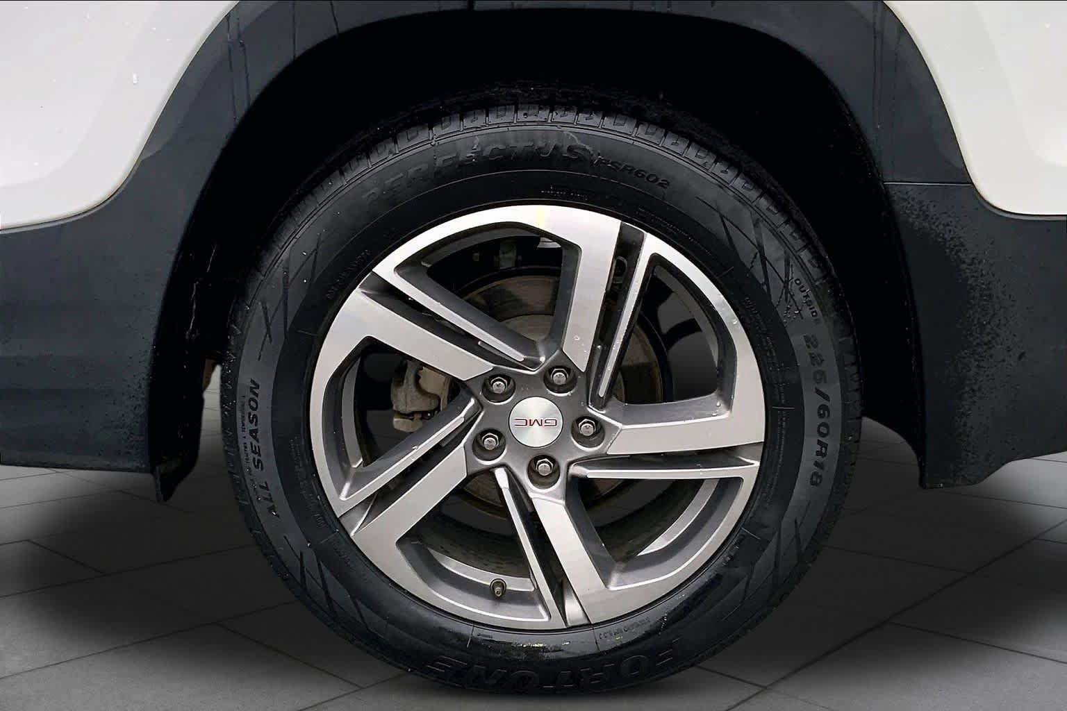 Used 2020 GMC Terrain SLT FWD image 11