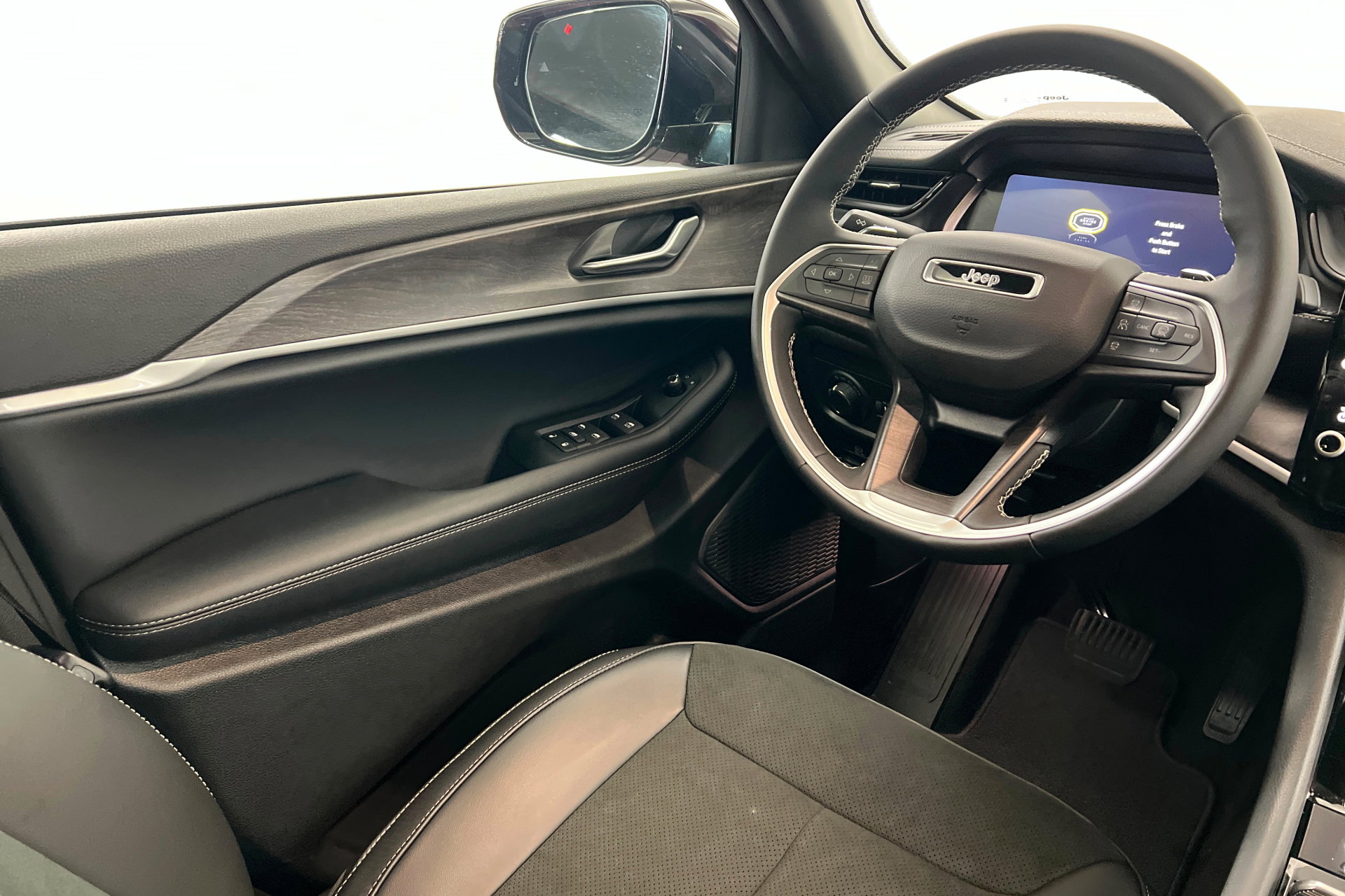 New 2026 Jeep Grand Cherokee Altitude AWD/4WD image 11
