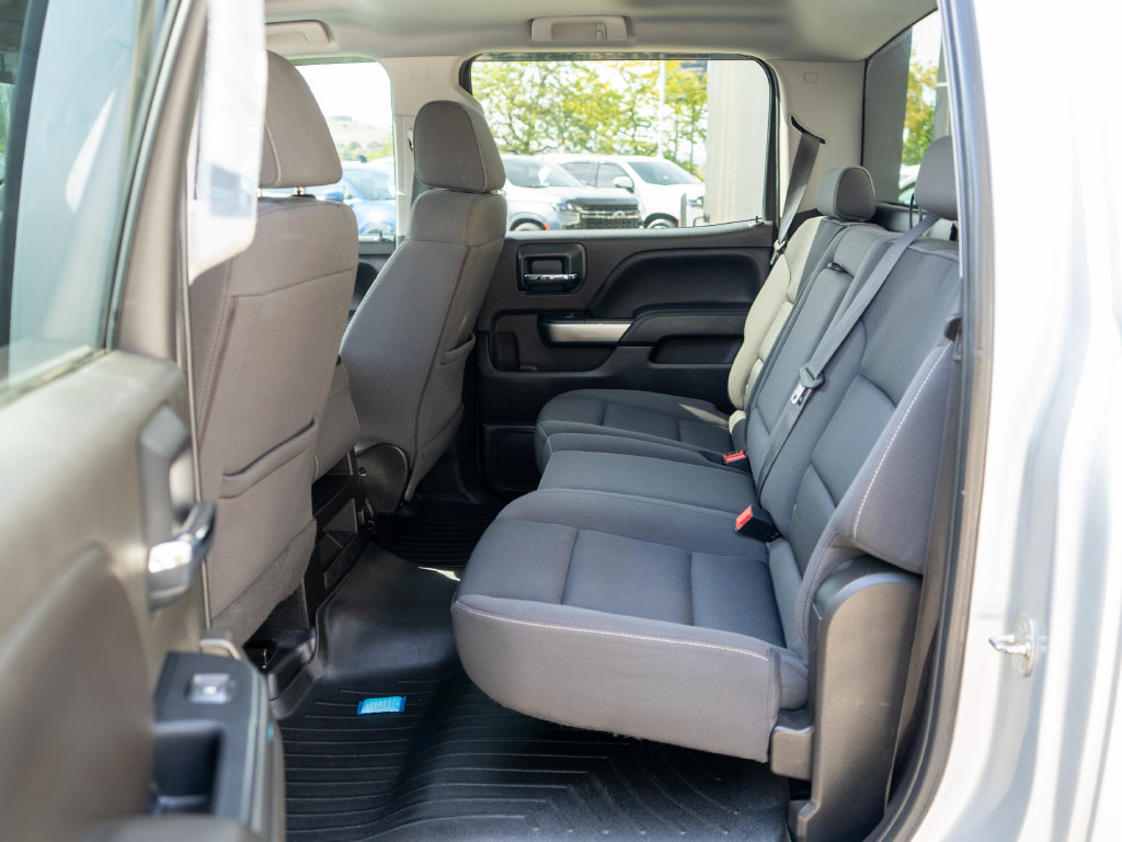 Used 2018 Chevrolet Silverado 1500 LT w/ Trailering Package AWD/4WD image 12