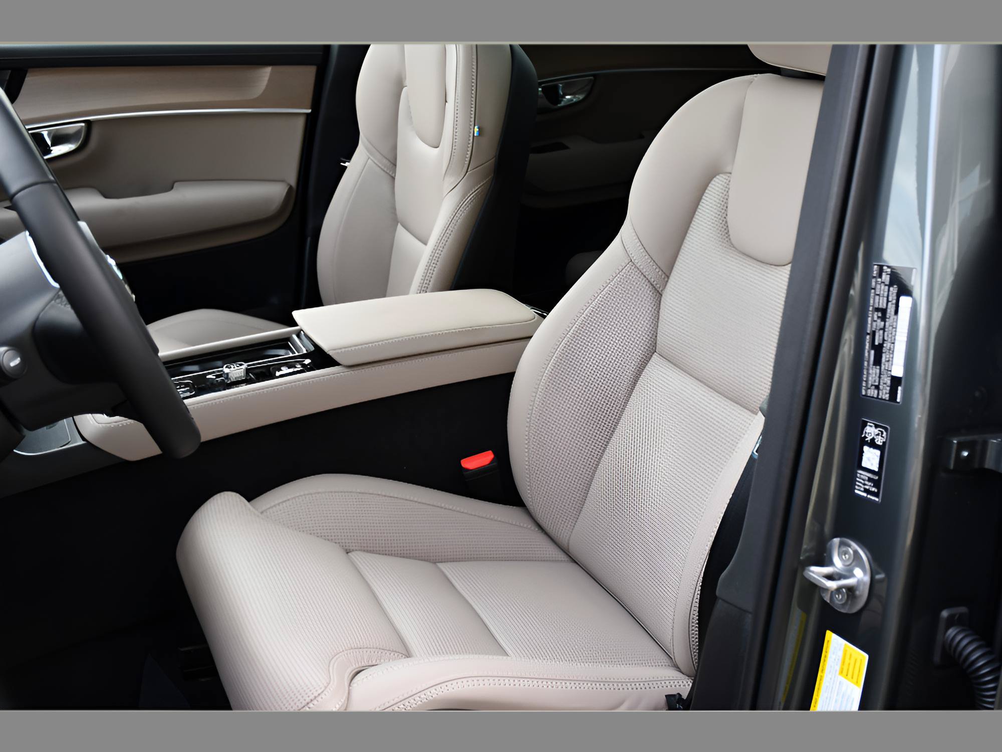 New 2027 Volvo XC90 B6 Ultra AWD/4WD image 13