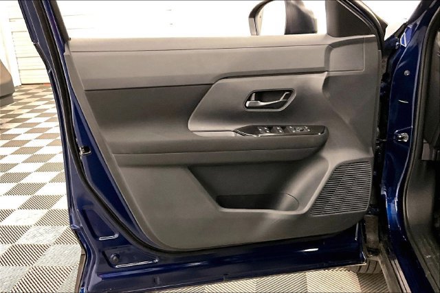New 2027 Nissan Kicks S FWD image 32