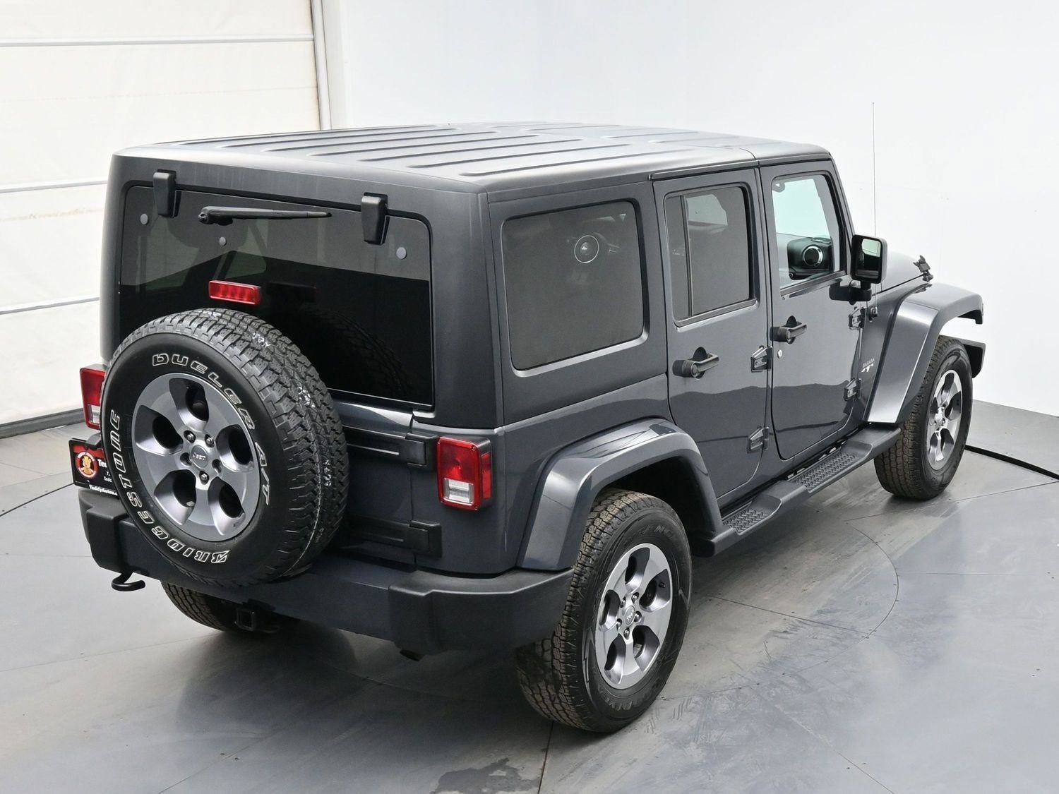 Used 2016 Jeep Wrangler Unlimited Sahara w/ Connectivity Group image 34