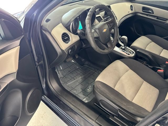 Used 2015 Chevrolet Cruze LS FWD image 14