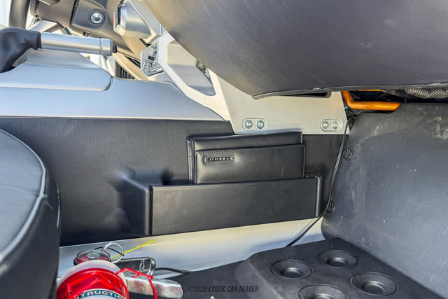 Used 2005 Ford GT RWD image 49