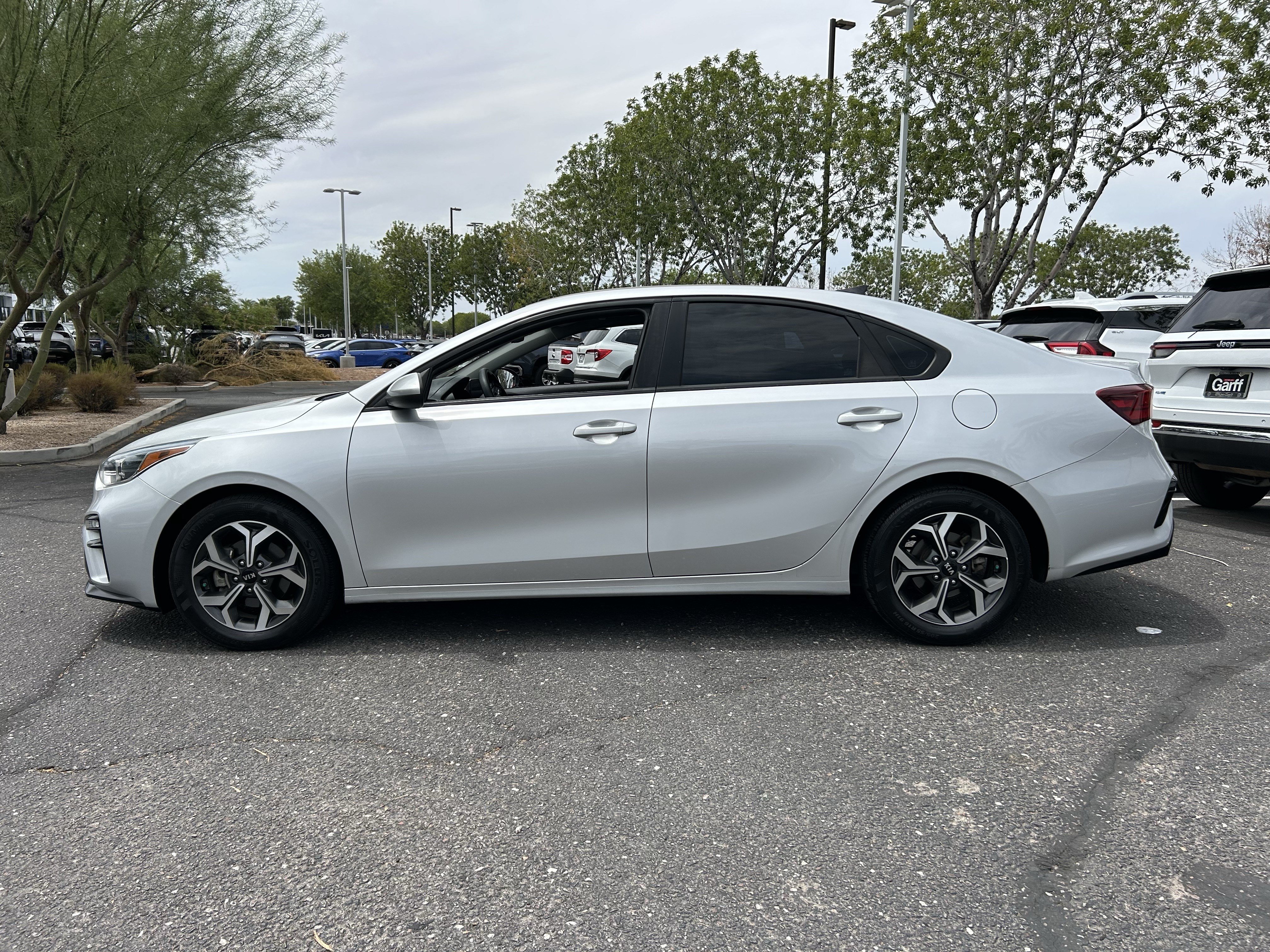 Used 2021 Kia Forte LXS FWD image 2