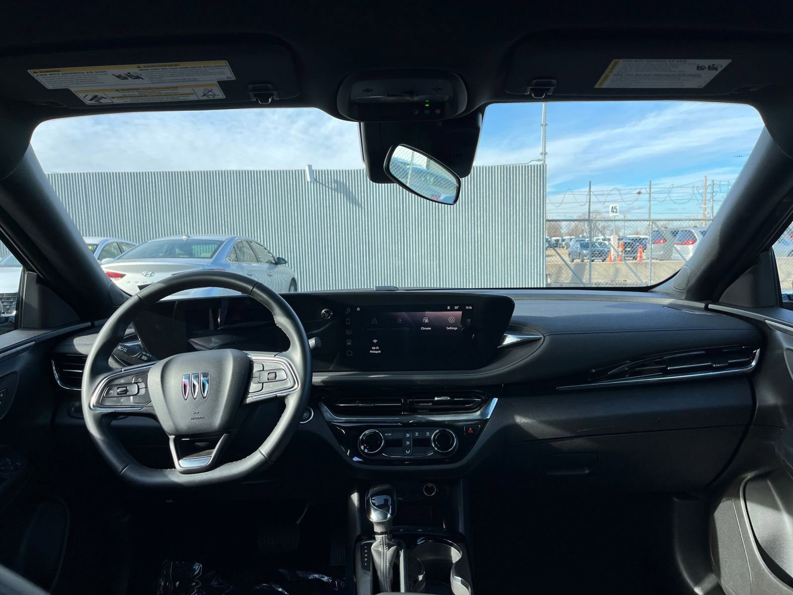 Used 2025 Buick Envista Sport Touring image 32